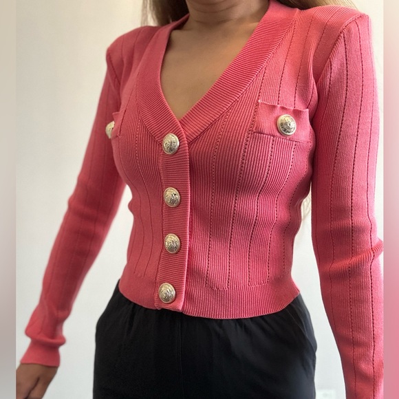 Body hug fitting pink blouse with shoulder pad - Picture 4 of 4